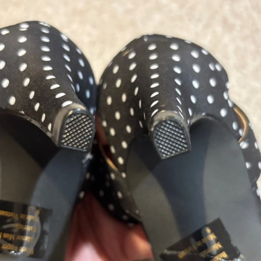 Amelia Grace Navy and White Polka Dot Heels Size 9 Pumps Retro Pin Up EUC - Picture 9 of 9